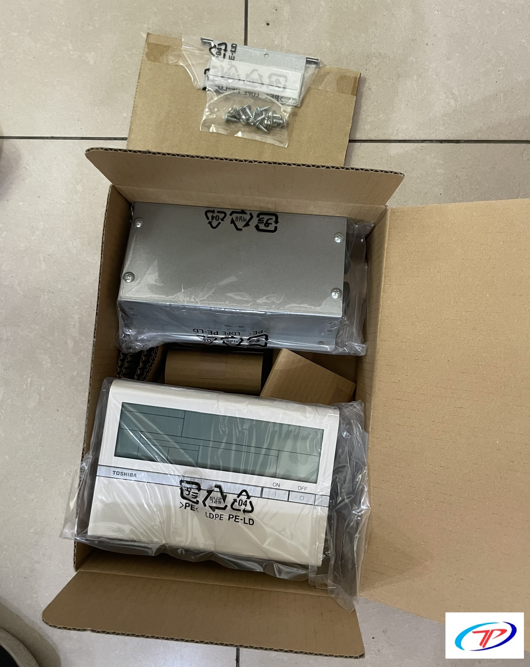 Điều khiển trung tâm VRF Toshiba BMS-SM 1280 HTLE cũ